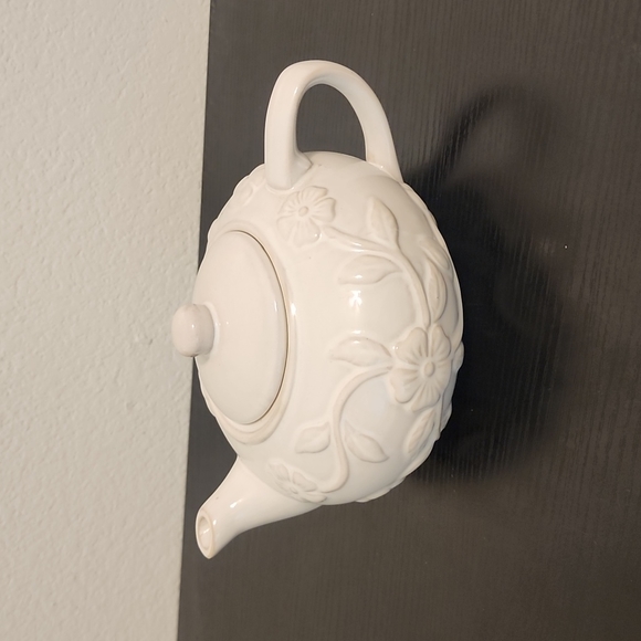 Margaux porcelain teapot - Picture 2 of 6